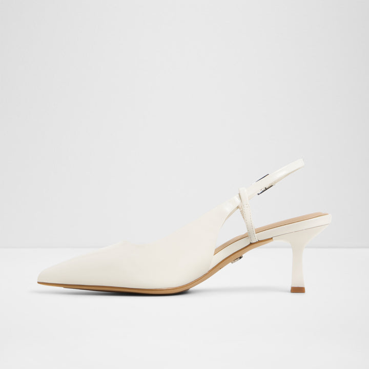 Sapatos em pele branco, salto fino - ADAN