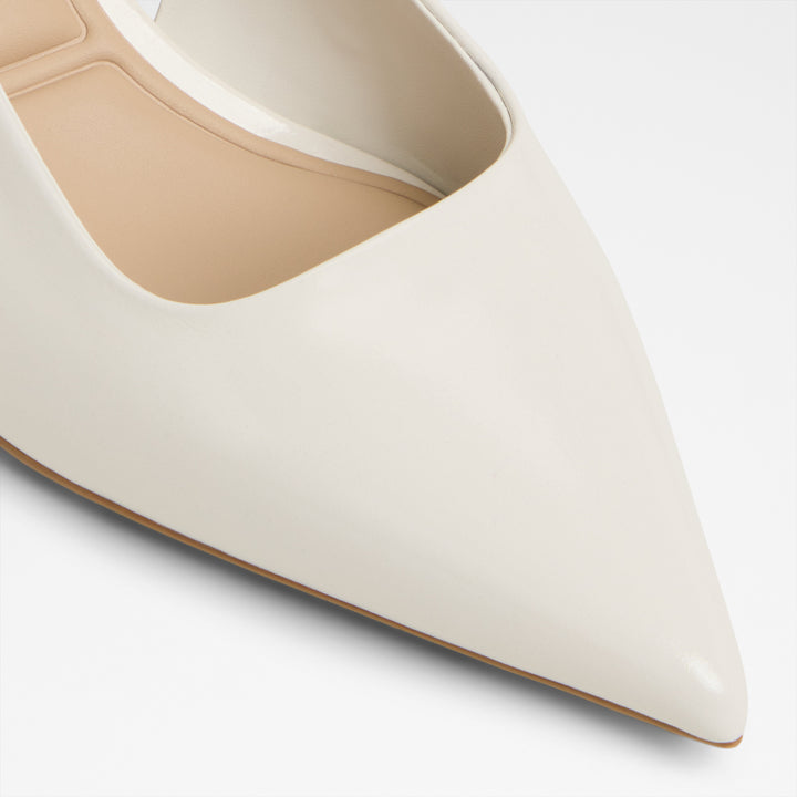Sapatos em pele branco, salto fino - ADAN
