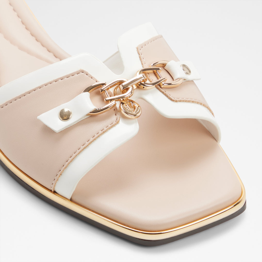 Sandálias rasas em bege - ALAMASSI