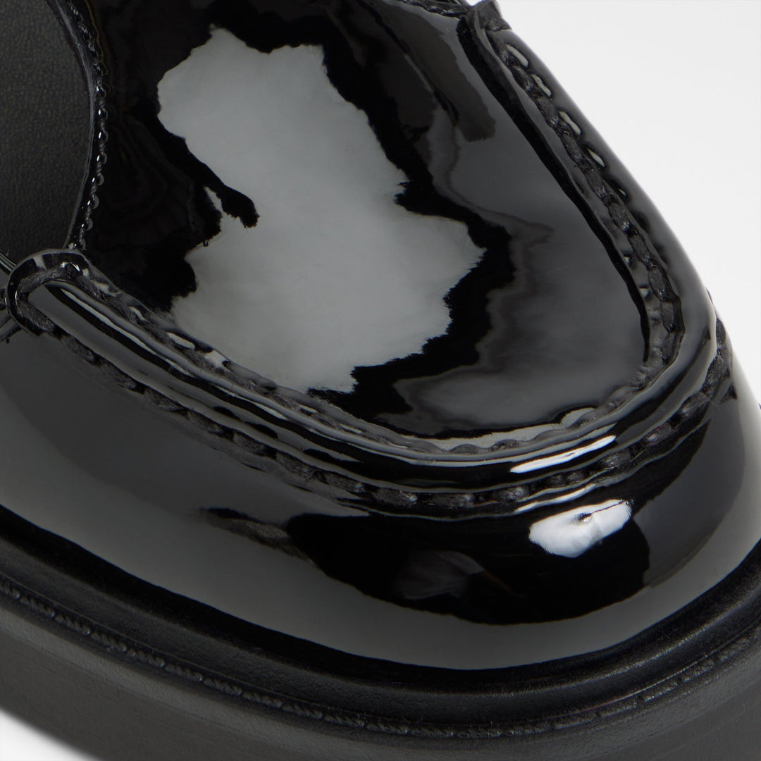 Mocassins rasos em verniz preto - ANTONELA