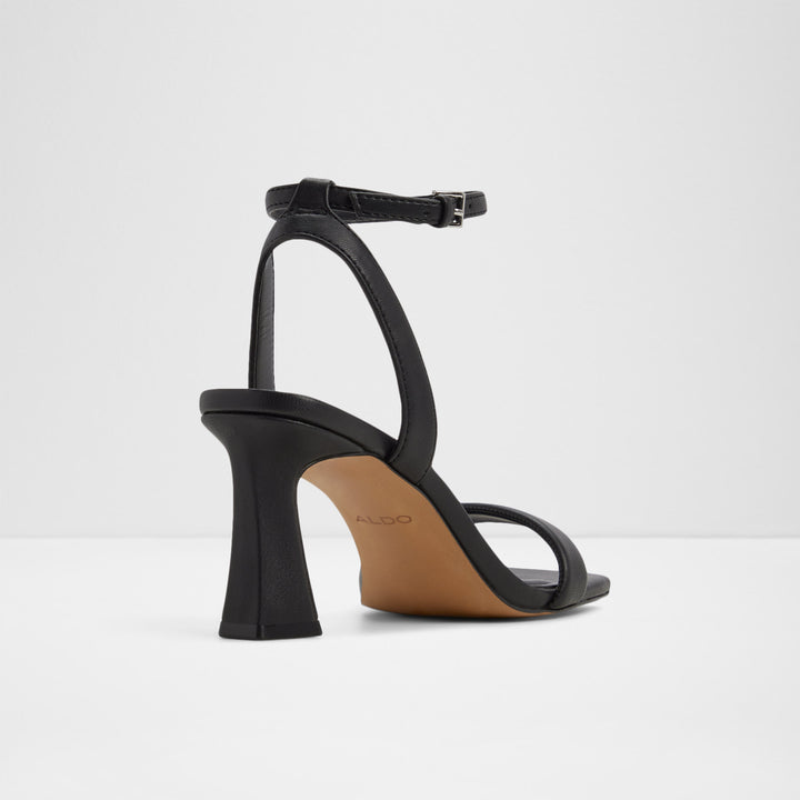Sandálias em preto, salto em bloco - AUSTORAI