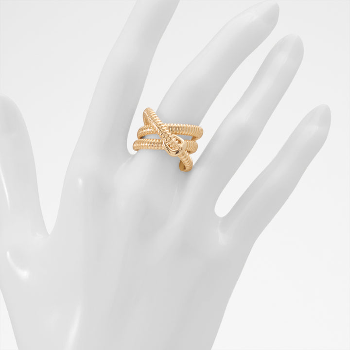 Anel em dourado - BELTURA