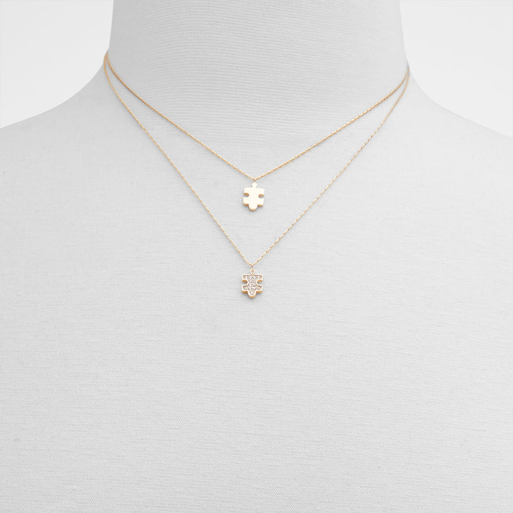 Colares em dourado - BESTIES