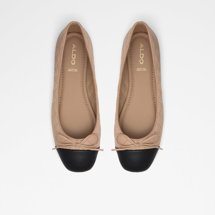 Sabrinas rasas em pele bege - BRAYLYNN