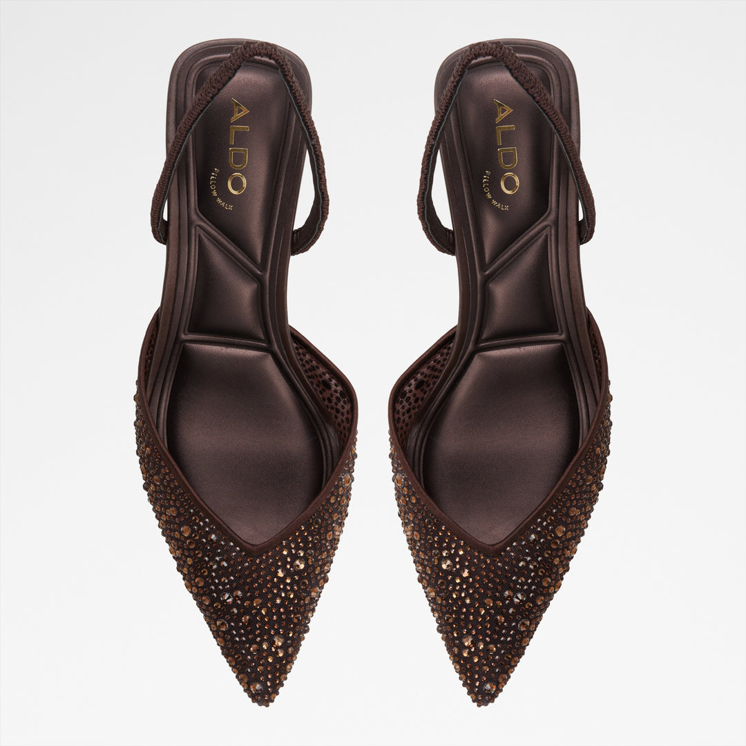 Sapatos em castanho, salto fino - CALRESA