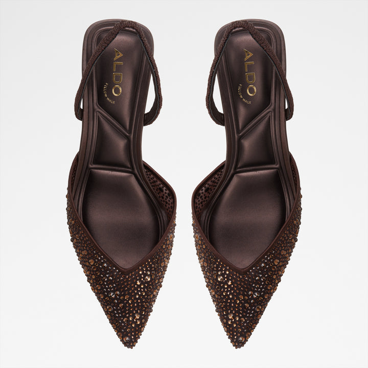 Sapatos em castanho, salto fino - CALRESA