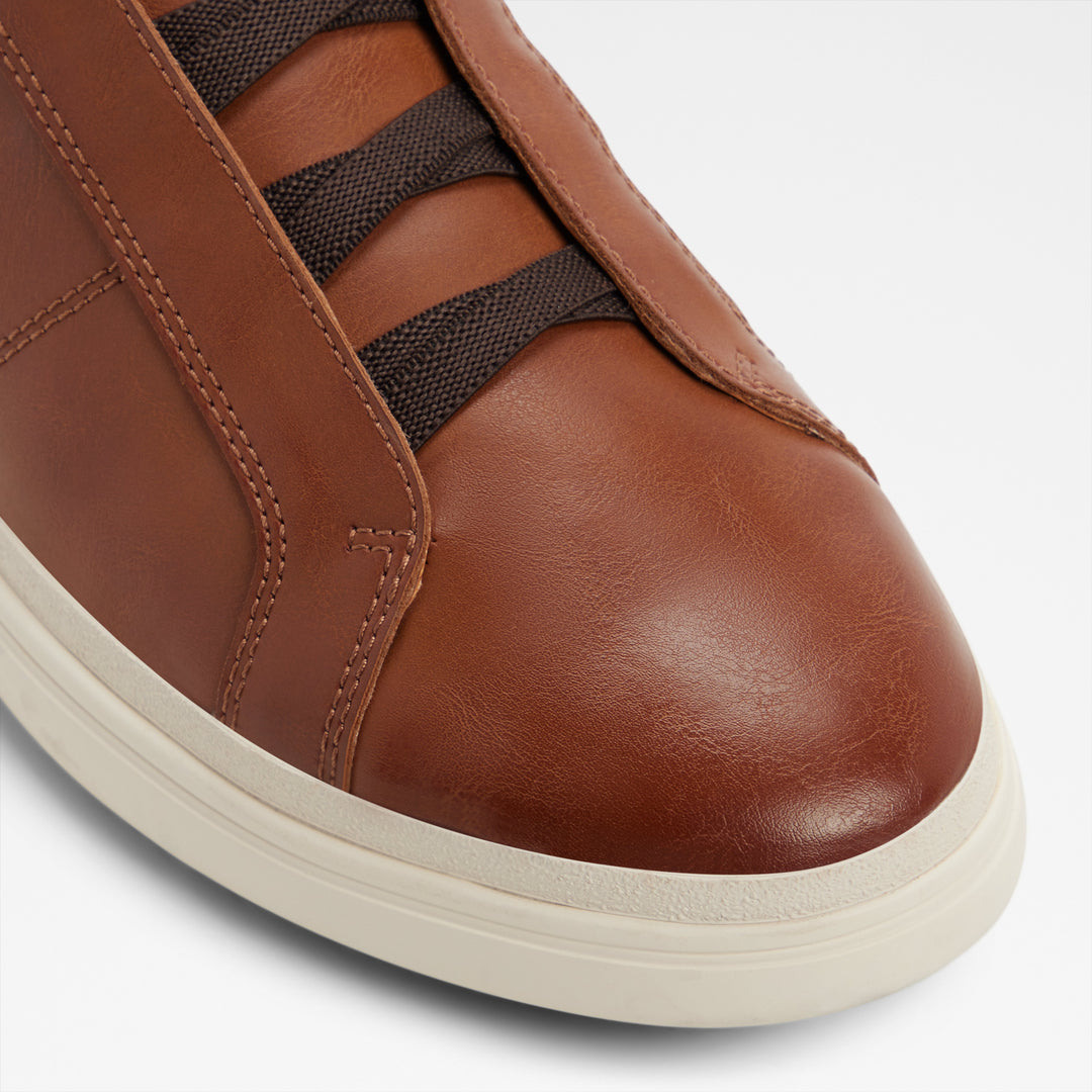 Sapatilhas em cognac - CARLSON