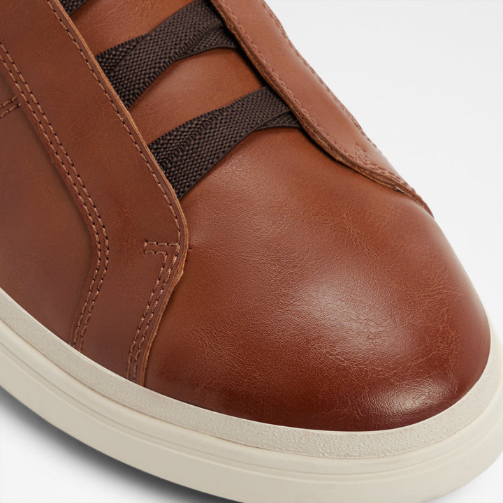Sapatilhas em cognac - CARLSON