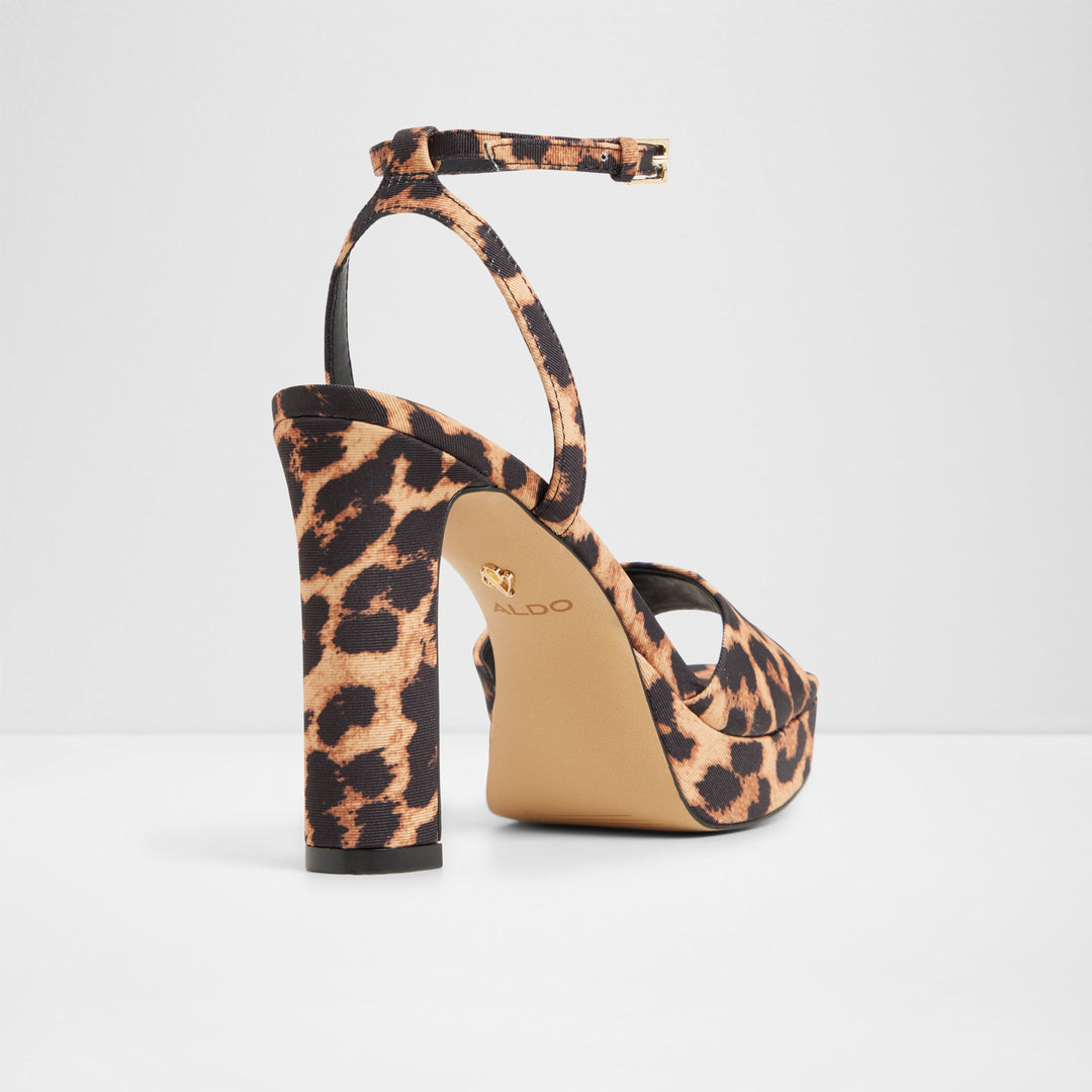 Sandálias em preto, salto em bloco com plataforma - CHICGLEAM