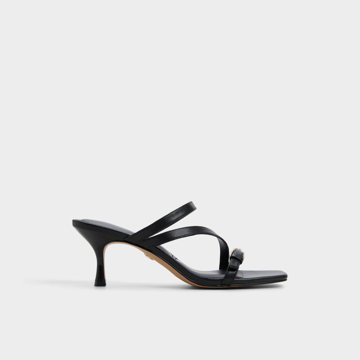 Sandálias em preto, salto fino - CITYVERSE