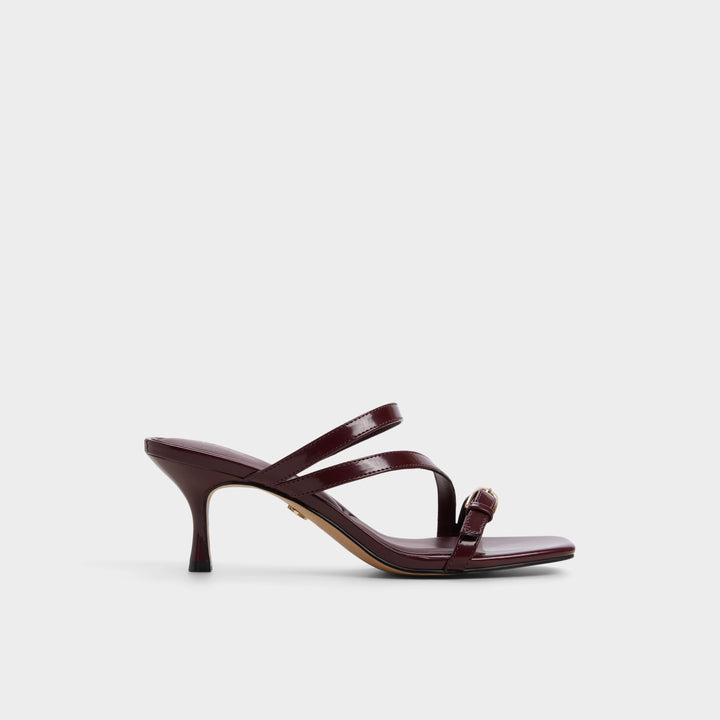Sandálias em bordô, salto fino - CITYVERSE