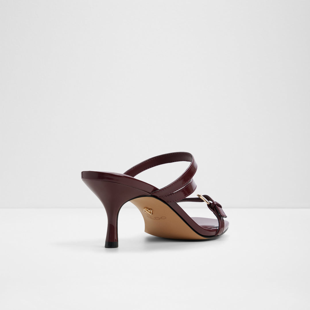 Sandálias em bordô, salto fino - CITYVERSE