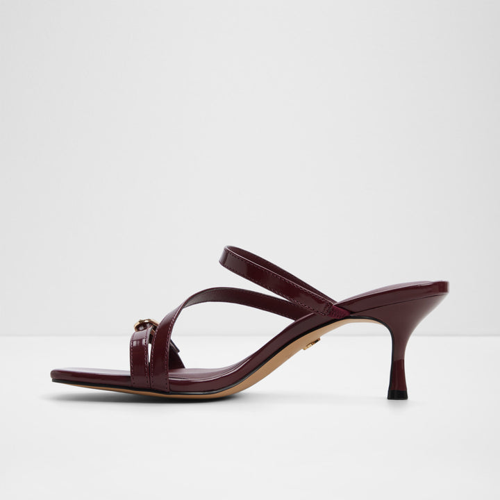 Sandálias em bordô, salto fino - CITYVERSE
