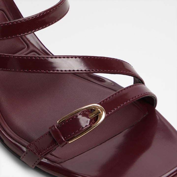Sandálias em bordô, salto fino - CITYVERSE