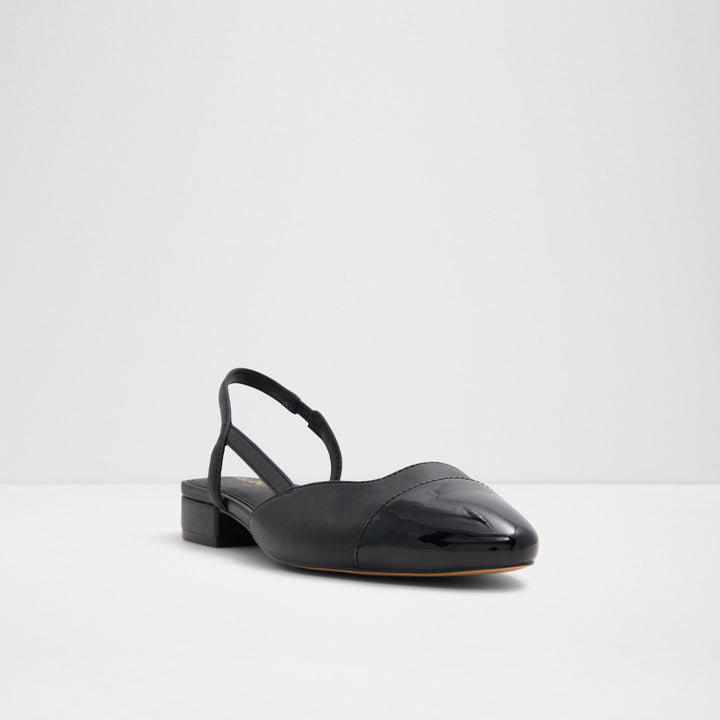 Sapatos rasos em preto - CLEMENTINNE