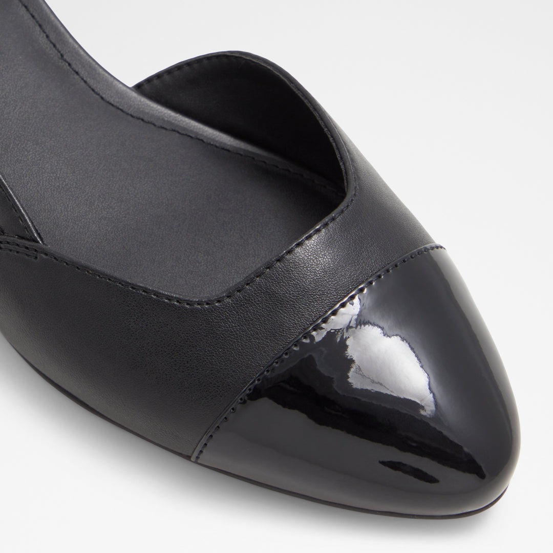 Sapatos rasos em preto - CLEMENTINNE