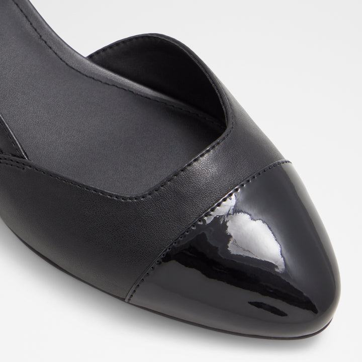 Sapatos rasos em preto - CLEMENTINNE