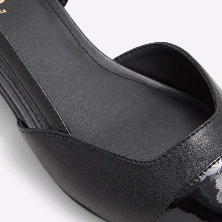 Sapatos rasos em preto - CLEMENTINNE