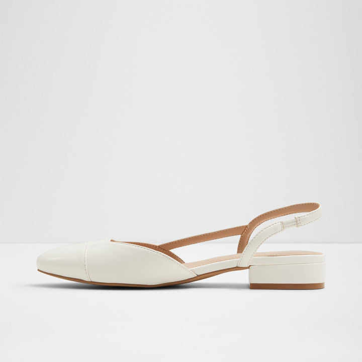 Sapatos rasos em branco - CLEMENTINNE