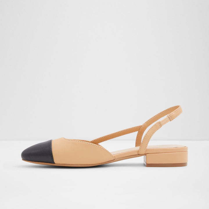 Sapatos rasos em bege - CLEMENTINNE