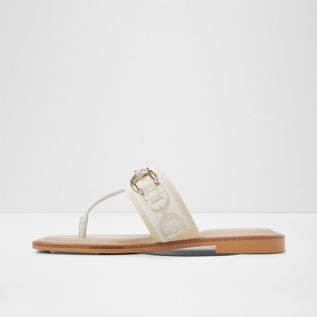 Sandálias rasas em bege - CORALYNNA