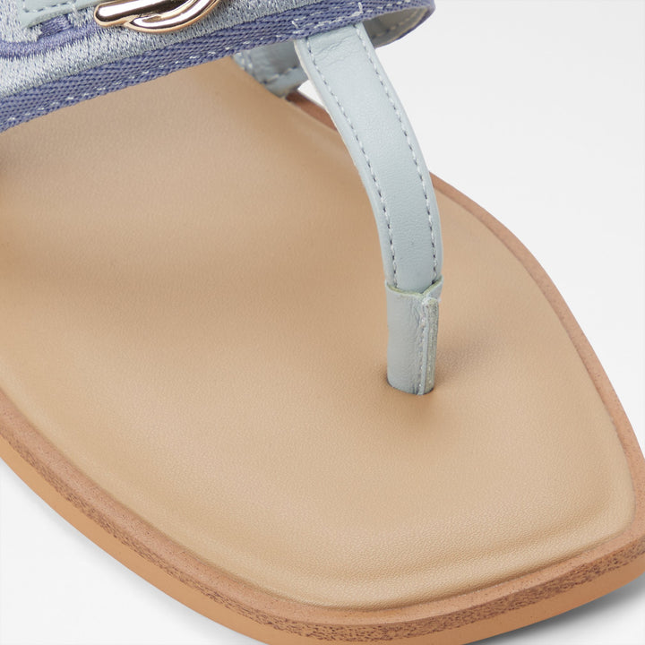 Sandálias rasas em azul - CORALYNNA