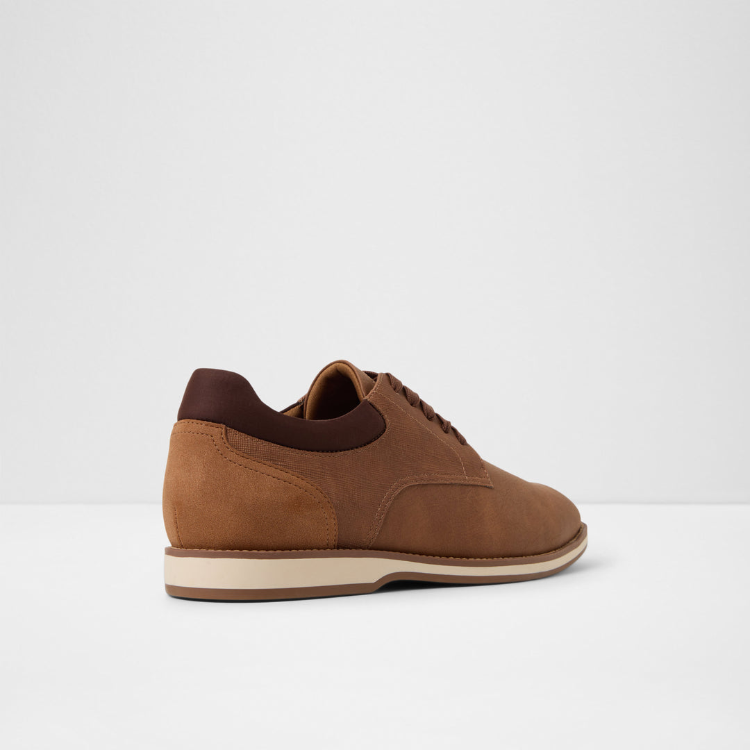 Sapatos casuais em cognac - CORBY