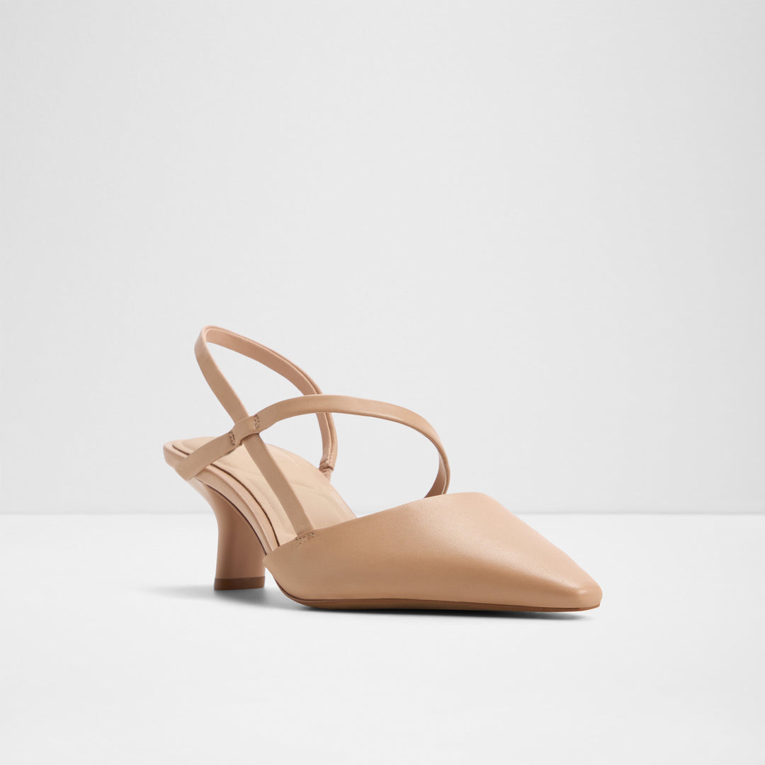 Sapatos em pele bege, salto em funil - CORDELA