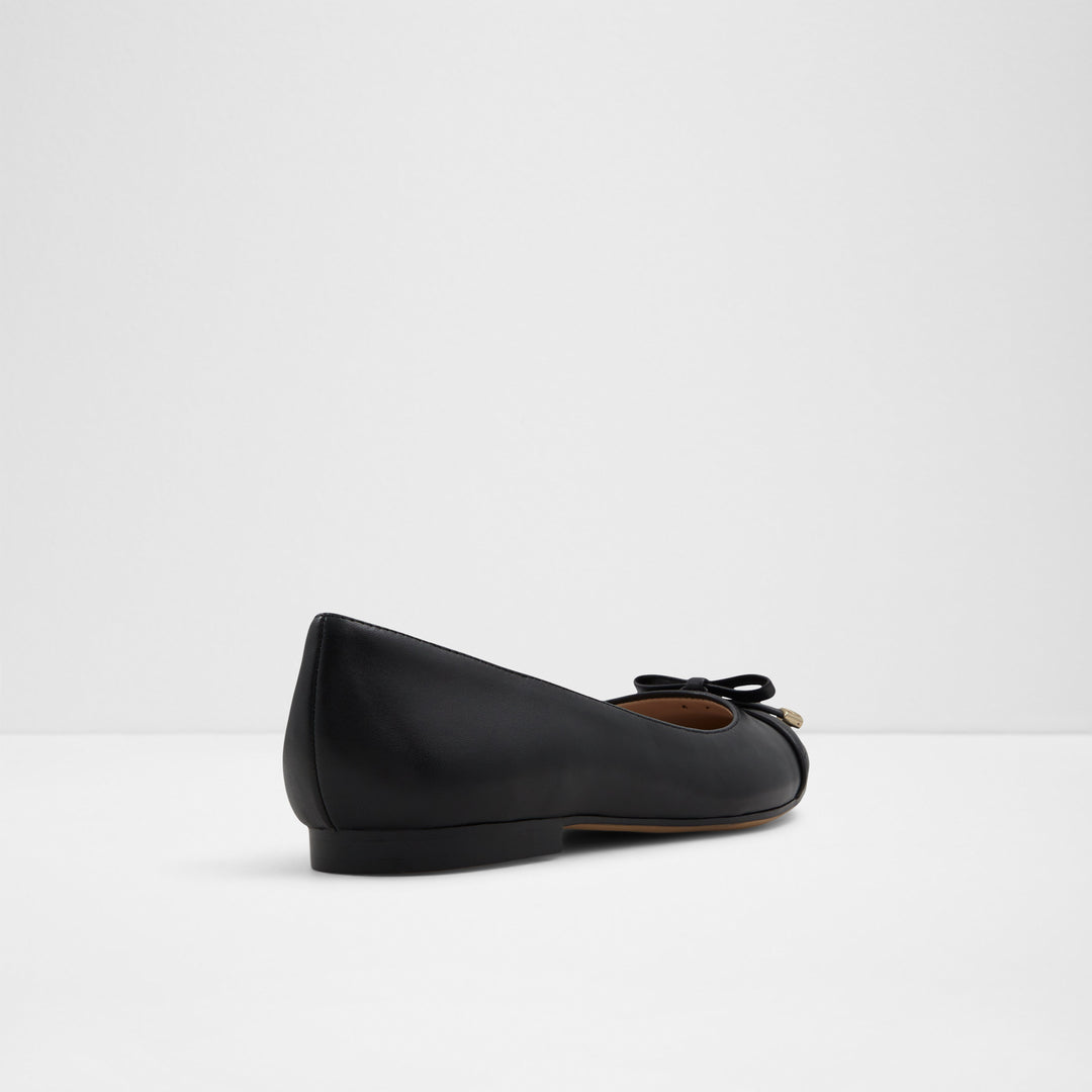 Sabrinas rasas em pele preto - CRISTELLA