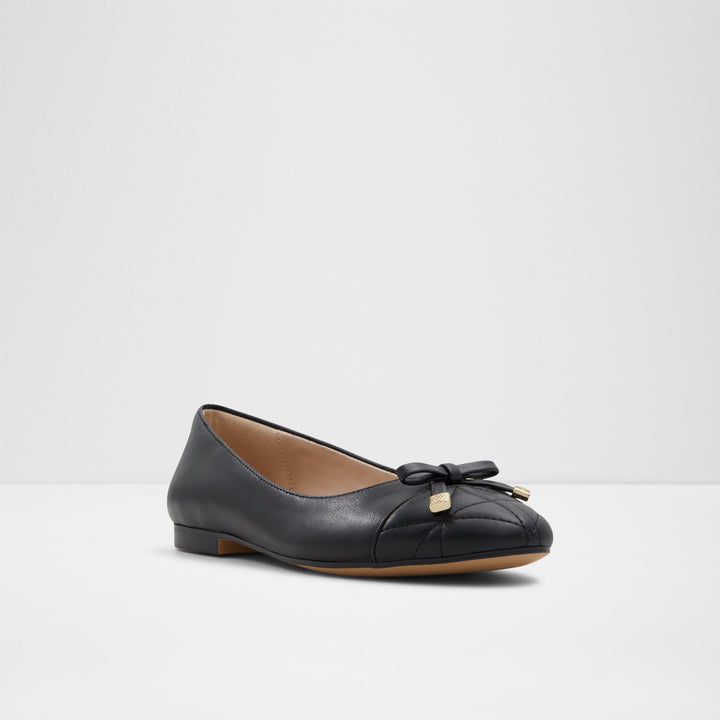 Sabrinas rasas em pele preto - CRISTELLA