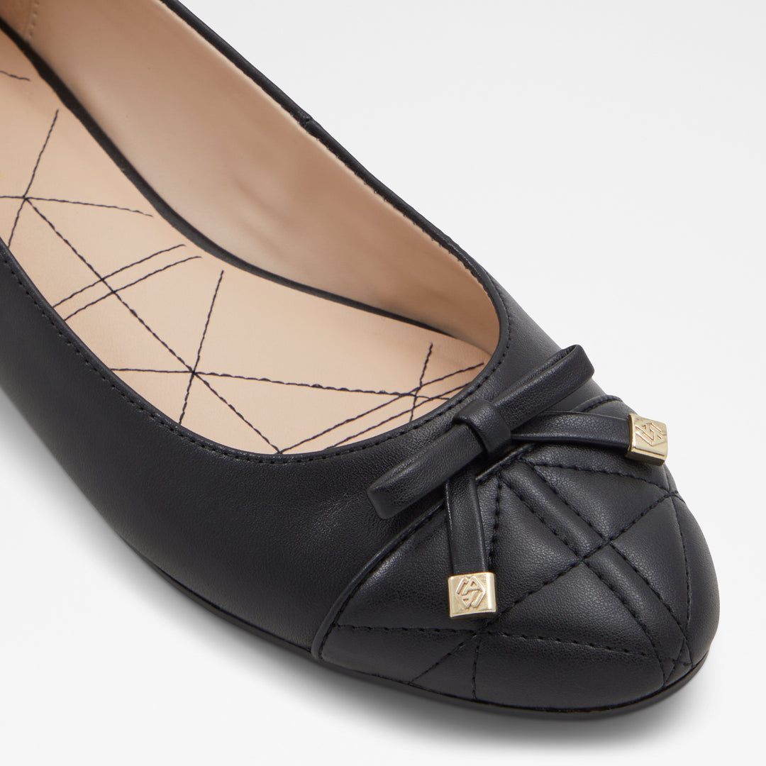 Sabrinas rasas em pele preto - CRISTELLA