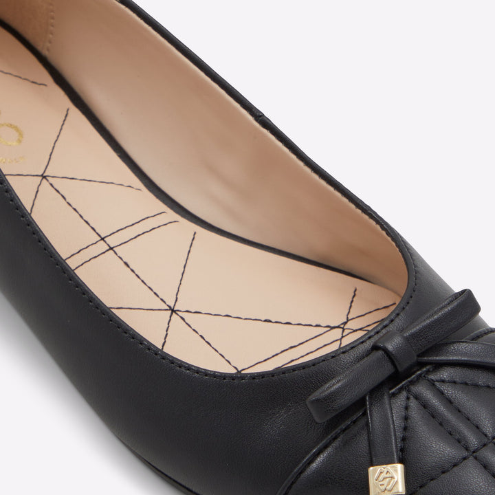 Sabrinas rasas em pele preto - CRISTELLA