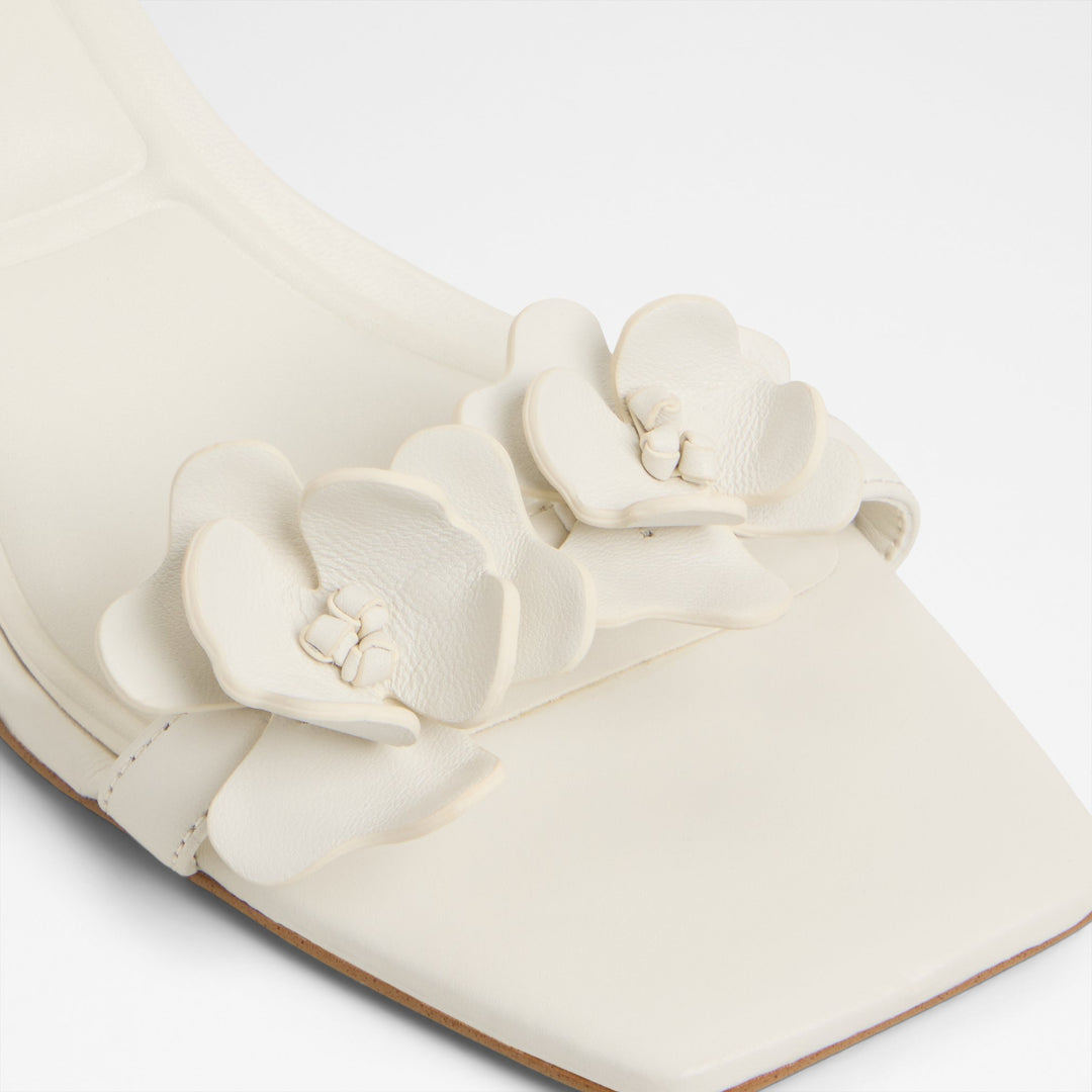 Sandálias em pele branco, salto em funil - DAISYROSE