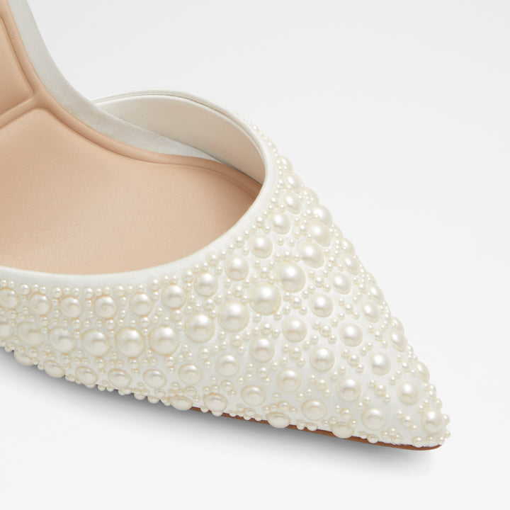 Sapatos em branco, salto fino - DERPERLA