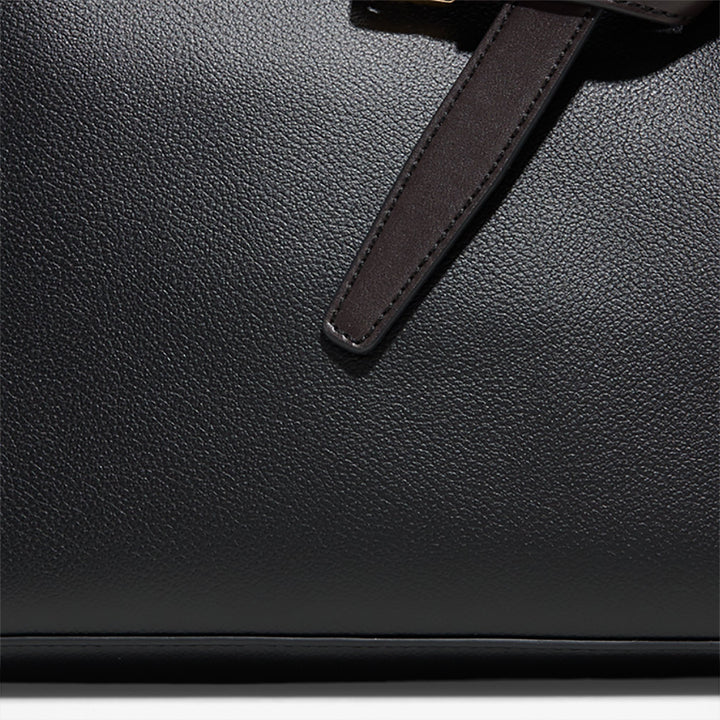 Mala de mão em preto - EBAECLYA