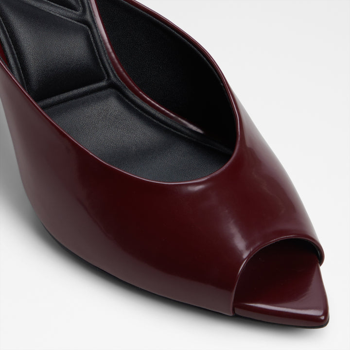 Sandálias em bordô, salto fino - ELENARA