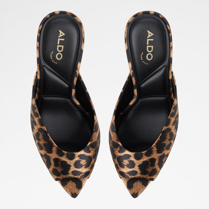 Sandálias em preto, salto fino - ELENARA