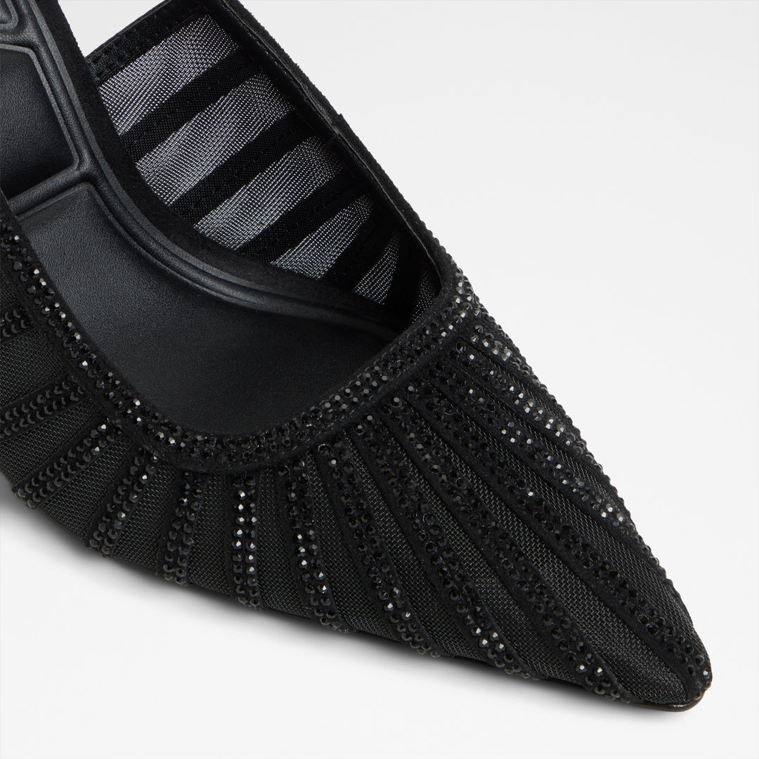 Sapatos em preto, salto fino - ELUSE