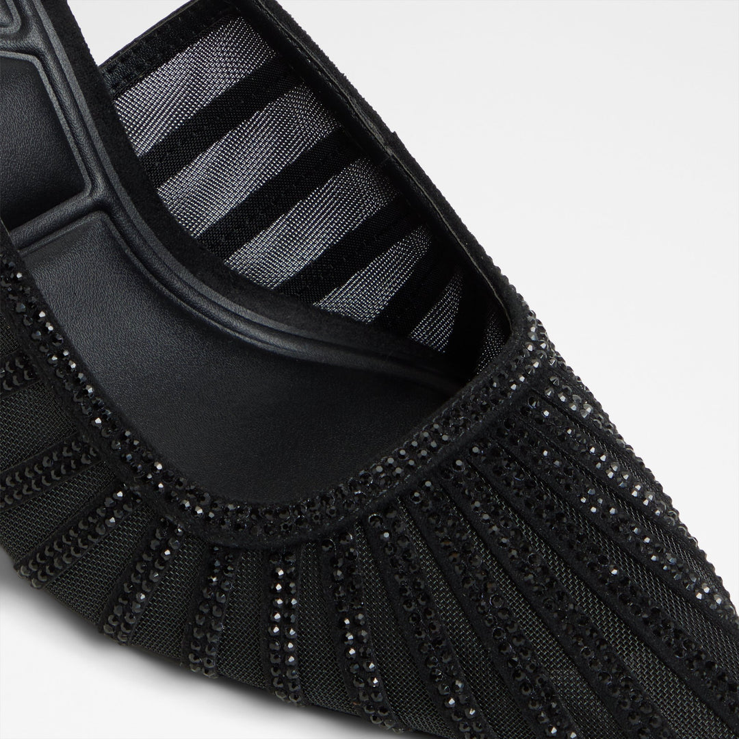 Sapatos em preto, salto fino - ELUSE