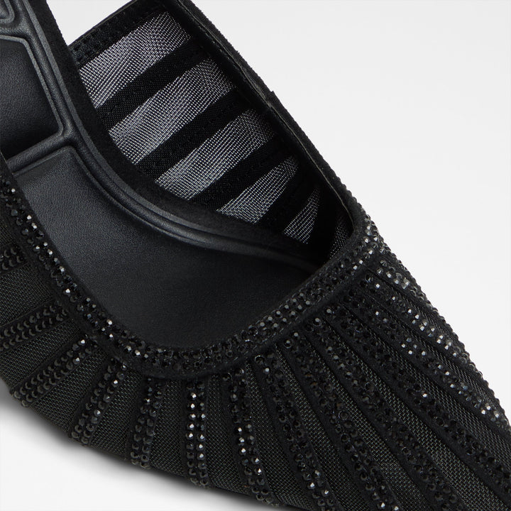 Sapatos em preto, salto fino - ELUSE