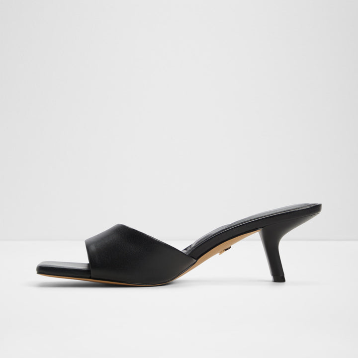 Mules em preto, salto em funil - ENCHANTING