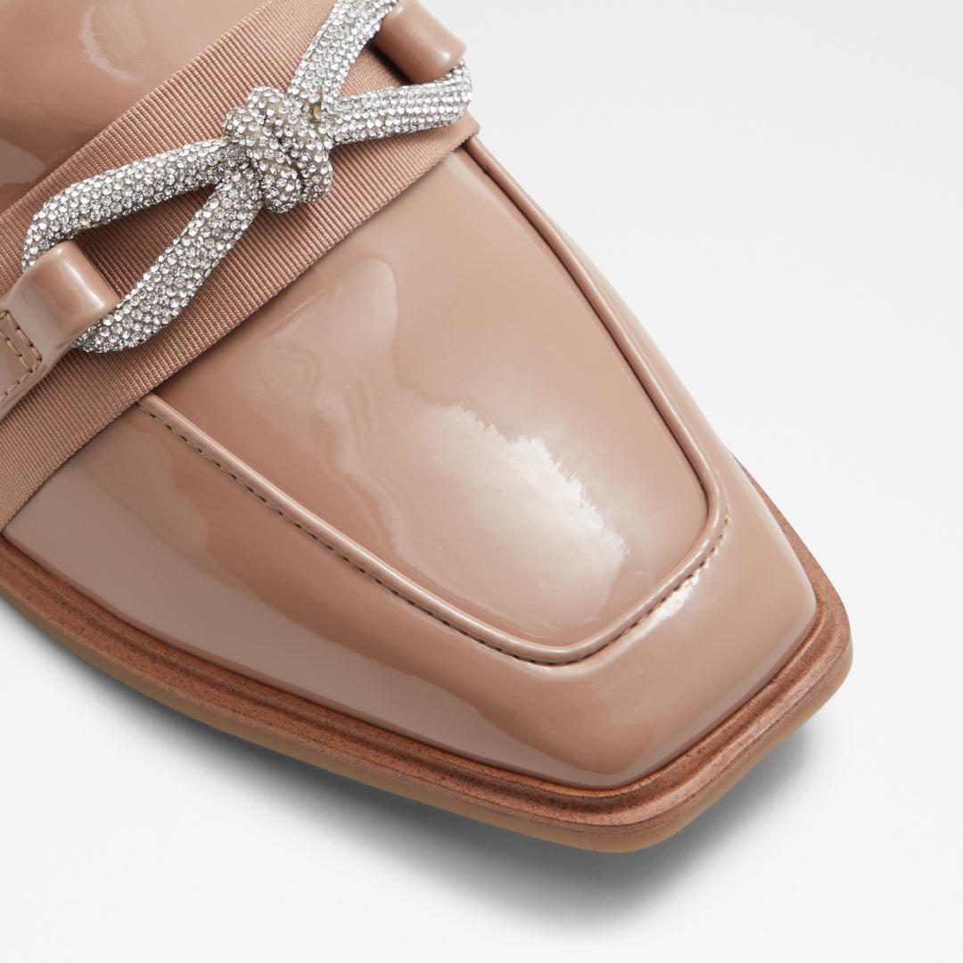 Sapatos rasos em verniz bege - ENCORE