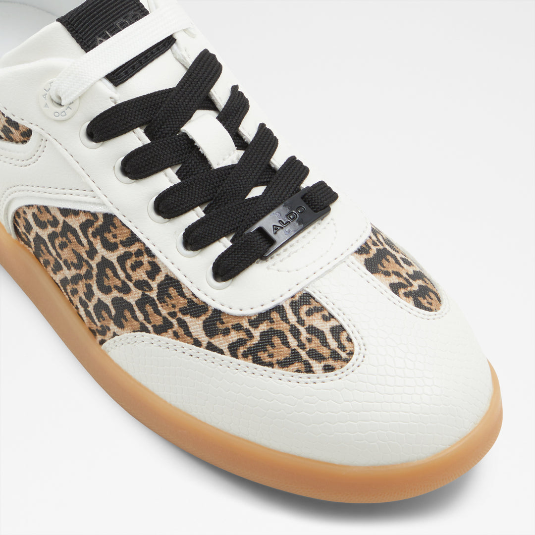 Sapatilhas rasas em branco - ERILG