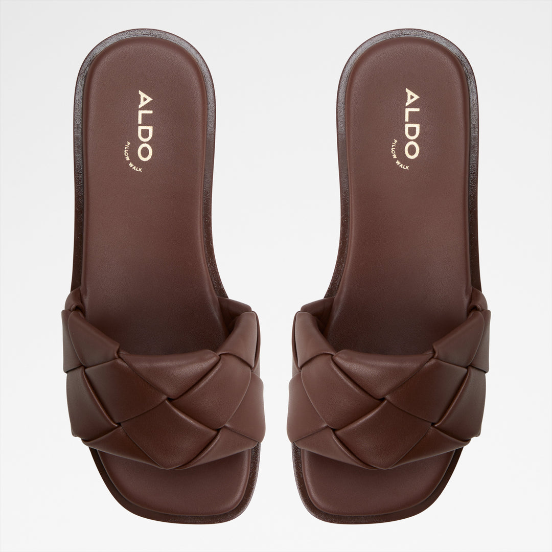 Sandálias rasas em castanho - ESTERELLE