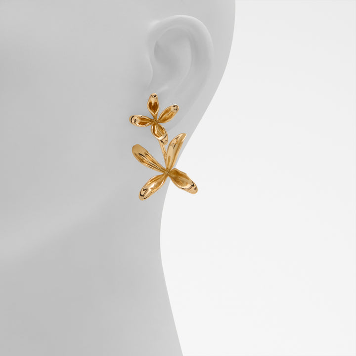 Brincos longos em dourado - EVERBELLE
