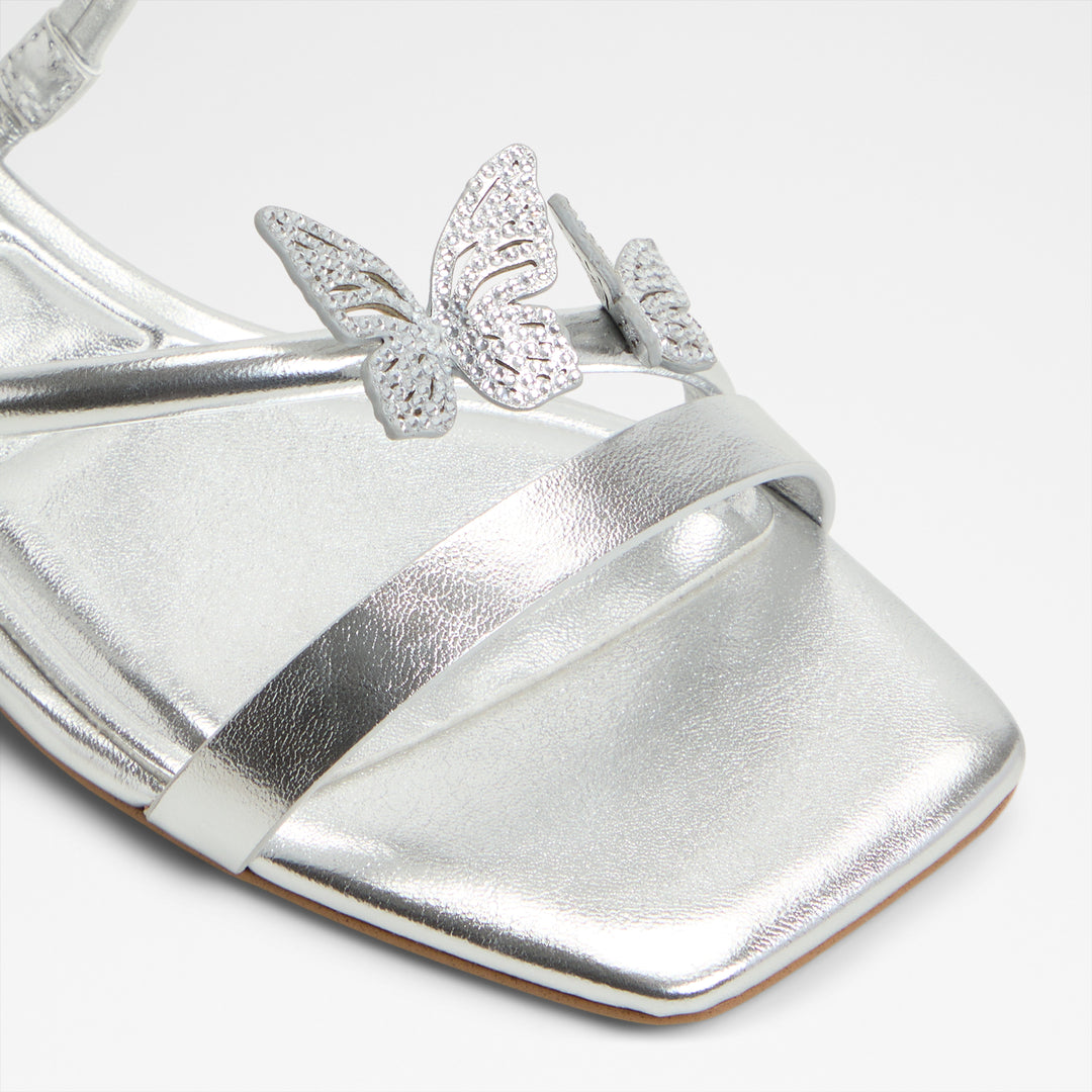 Sandálias rasas em prateado - FLYHIGH