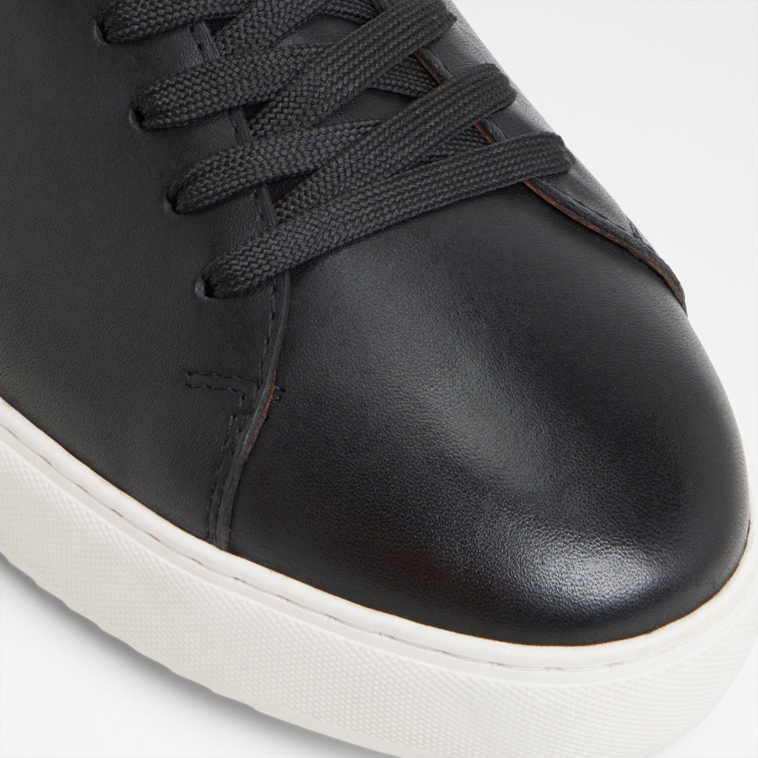 Sapatilhas em pele preto - FONZO