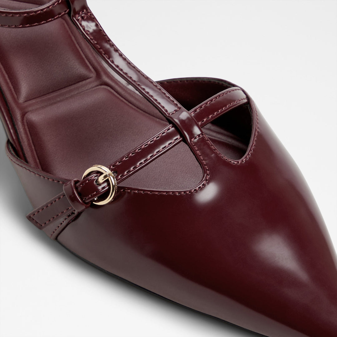 Sapatos em bordô, salto fino - GALATRIX