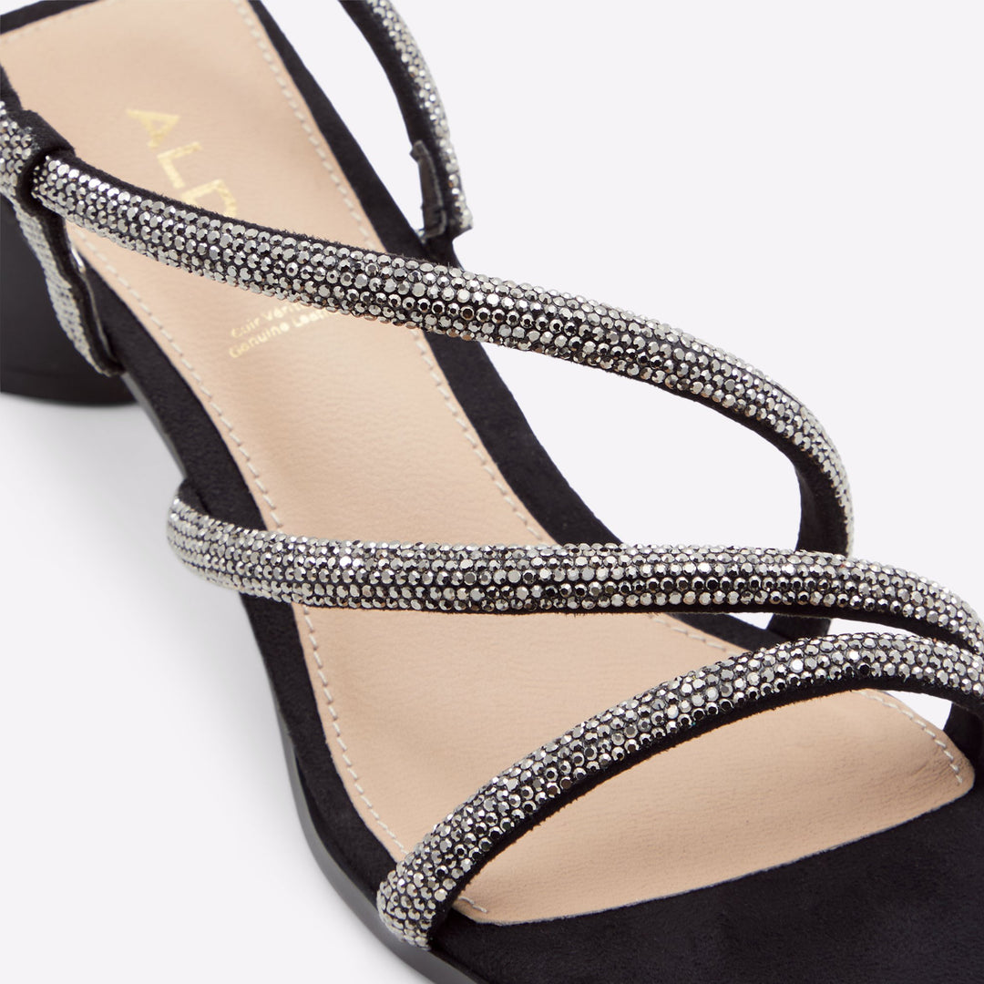 Sandálias em preto, salto em bloco - GANNATERIEL