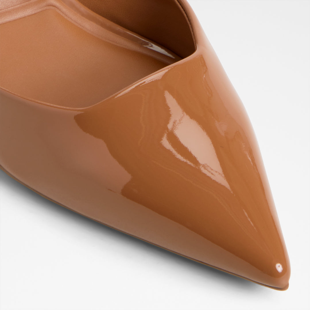 Sapatos em verniz cognac, salto em funil - GAVEDESSI